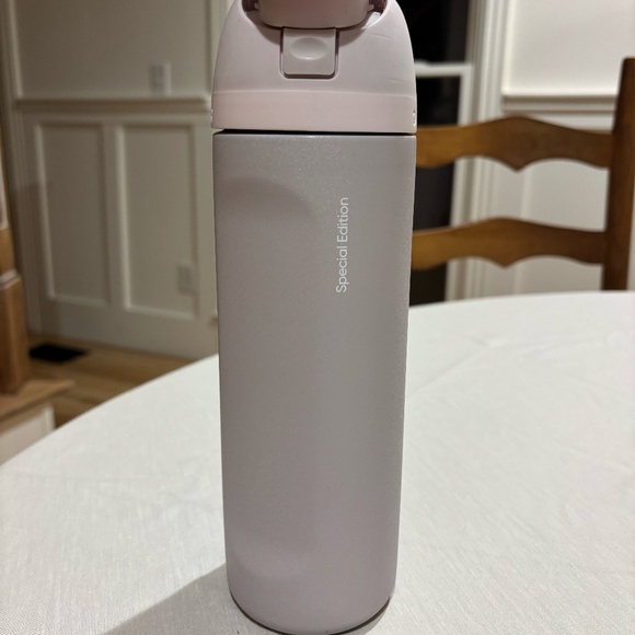 Owala 2023 Birthday Special Edition Champagne 24 oz Stainless Steel - Picture 3 of 8